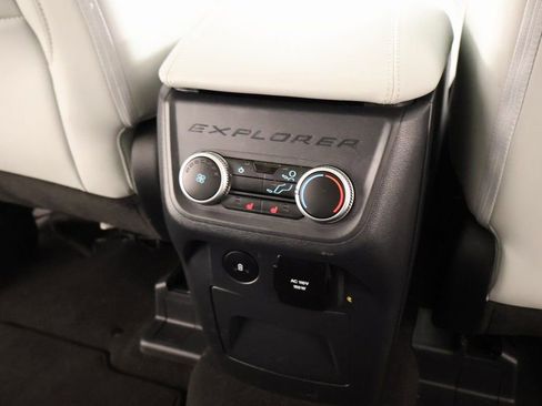 Used 2025 Ford Explorer Platinum w/ Ultimate Package image 16