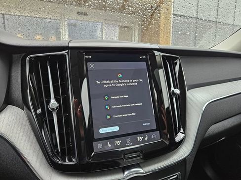 Certified 2025 Volvo XC60 B5 Plus AWD/4WD image 25