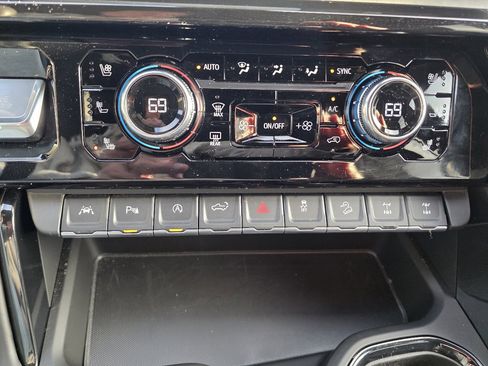 Used 2025 GMC Sierra 1500 AT4X image 26