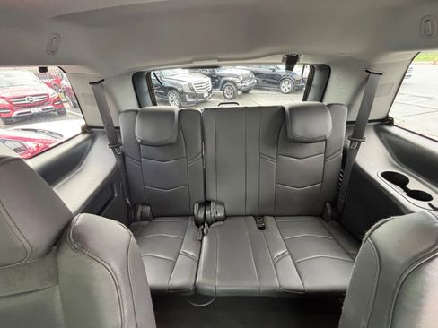 Used 2019 Cadillac Escalade Premium Luxury image 44