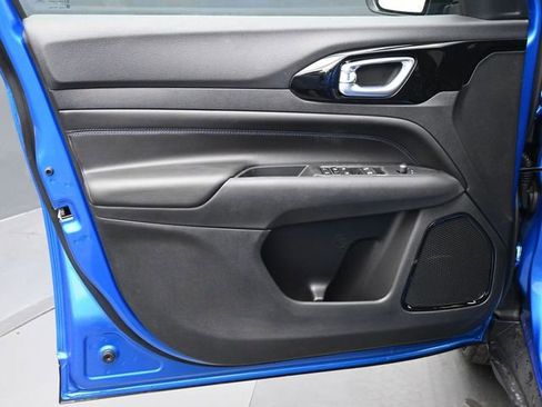 New 2026 Jeep Compass Latitude image 11