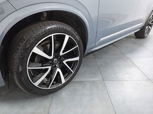 Used 2023 Volvo XC90 B6 Plus image 32