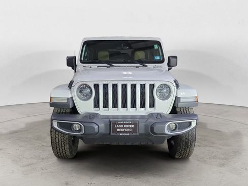 Used 2018 Jeep Wrangler Unlimited Sahara AWD/4WD image 8