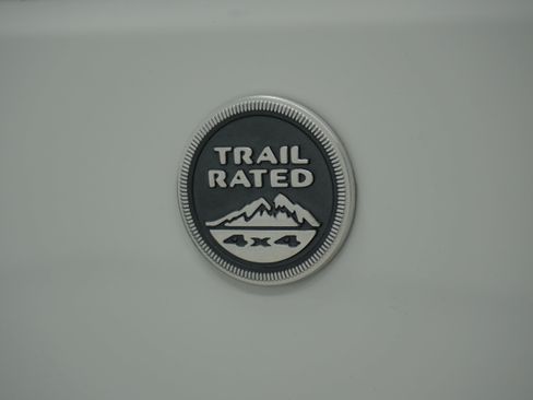 Used 2014 Jeep Wrangler Unlimited Sahara w/ Connectivity Group AWD/4WD image 7