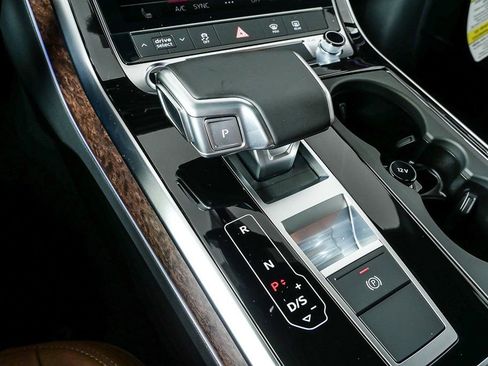 New 2026 Audi Q7 2.0T Premium image 18