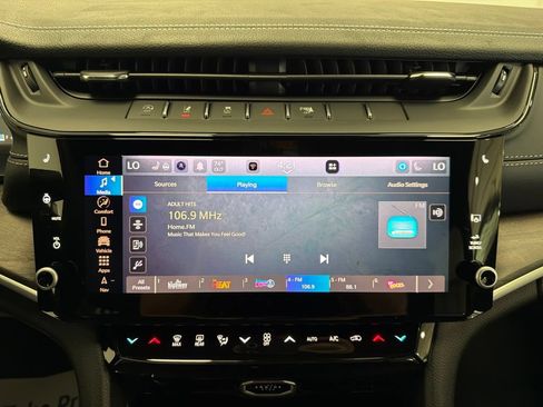 New 2026 Jeep Grand Cherokee L Limited w/ Limited Altitude Package AWD/4WD image 15