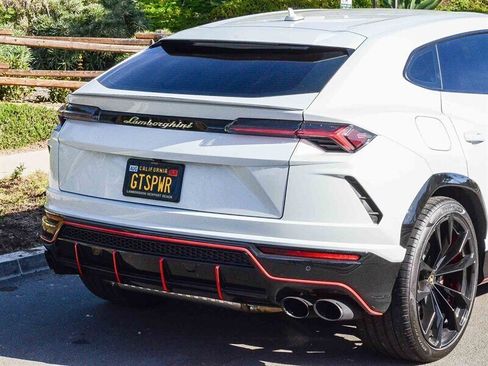 Used 2021 Lamborghini Urus image 13