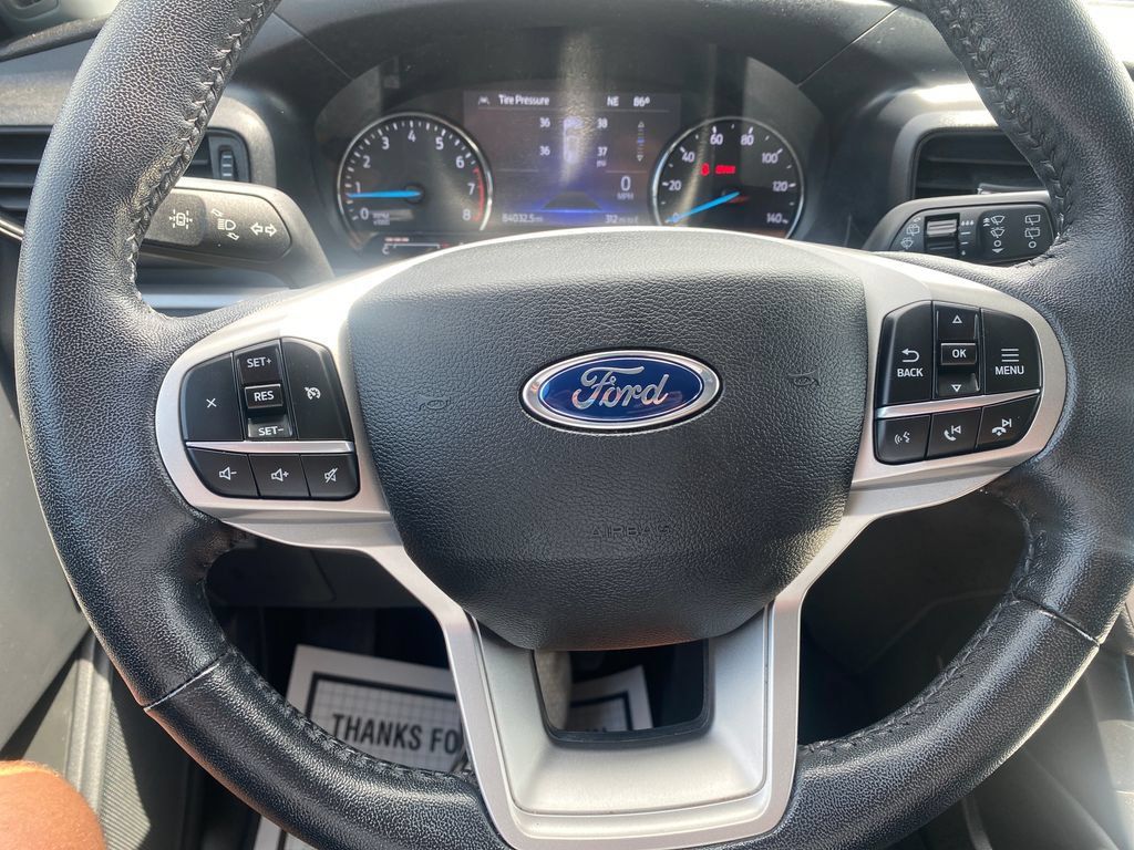 Used 2023 Ford Explorer XLT AWD/4WD image 42