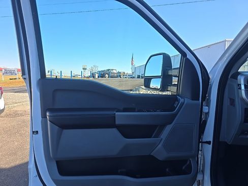 Used 2024 Ford F250 XLT image 12