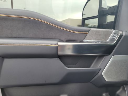 Used 2024 Ford F250 Platinum image 22