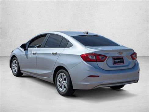 Used 2019 Chevrolet Cruze LS FWD image 7