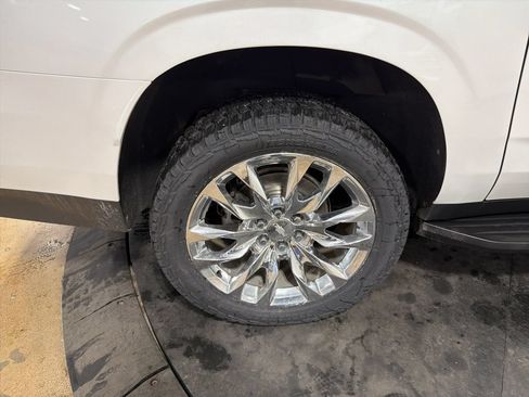Used 2021 Chevrolet Suburban High Country AWD/4WD image 43