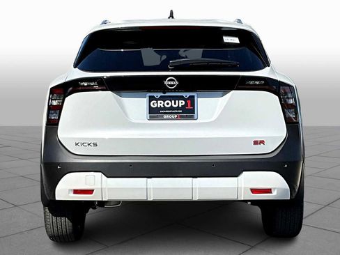 New 2026 Nissan Kicks SR image 4