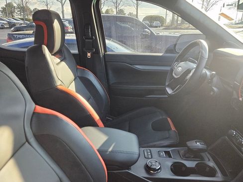 Used 2025 Ford Ranger Raptor image 8