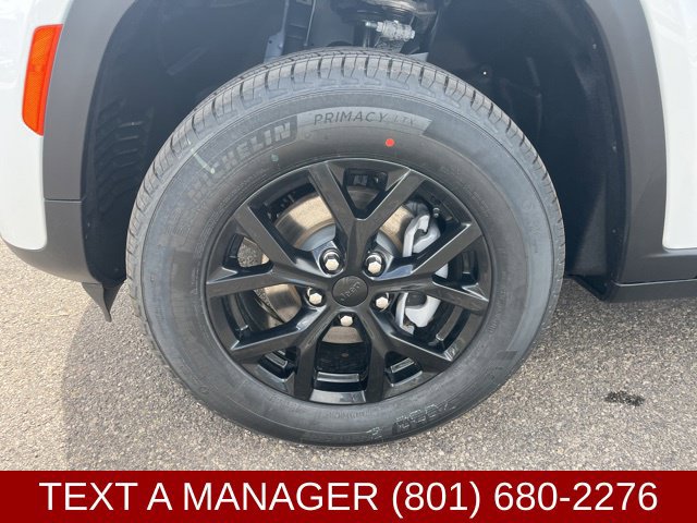 New 2026 Jeep Grand Cherokee Altitude AWD/4WD image 9