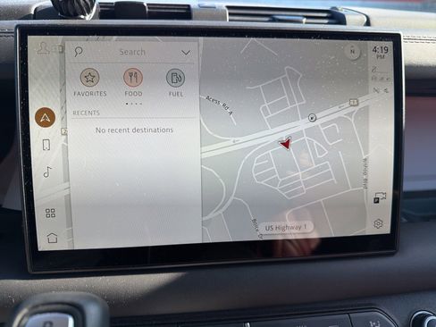 Used 2025 Land Rover Defender 110 X-Dynamic SE image 6