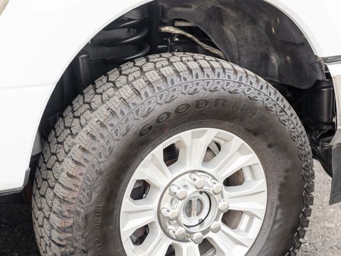Used 2022 Ford F250 XLT w/ XLT Value Package AWD/4WD image 12