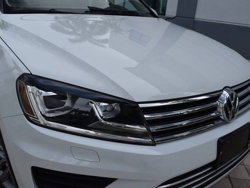 Used 2016 Volkswagen Touareg TDI AWD/4WD image 10