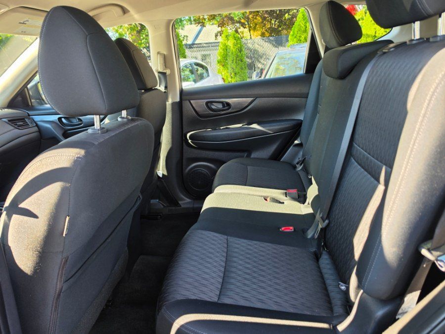 Used 2019 Nissan Rogue S AWD/4WD image 28
