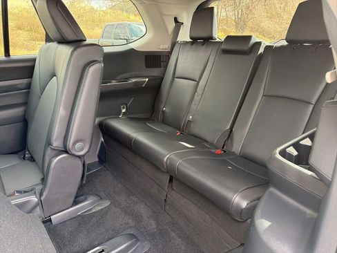Used 2025 Toyota Grand Highlander XLE image 31