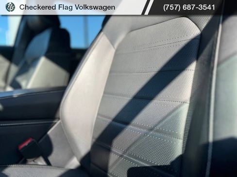 Used 2024 Volkswagen Atlas Cross Sport SEL image 22