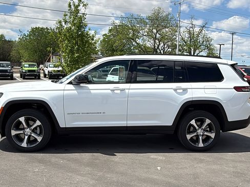 New 2026 Jeep Grand Cherokee L Limited w/ Luxury Tech Group II RWD image 8