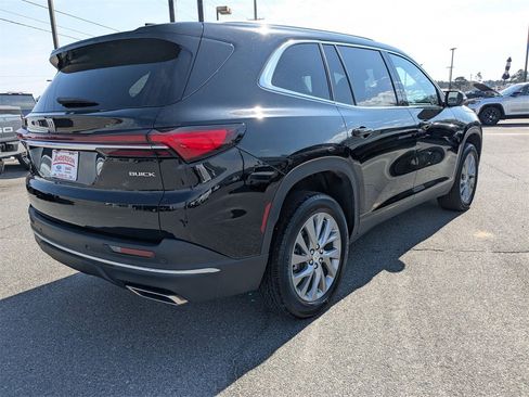Used 2025 Buick Enclave Preferred image 4