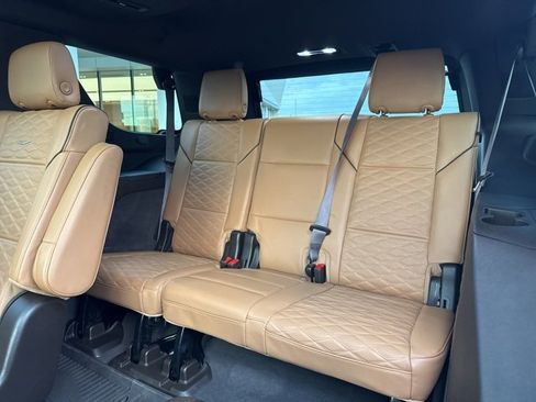 Used 2023 Cadillac Escalade Sport w/ LPO, ONYX Package image 21