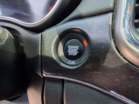 Used 2018 Jeep Grand Cherokee Limited w/ Luxury Group II image 23