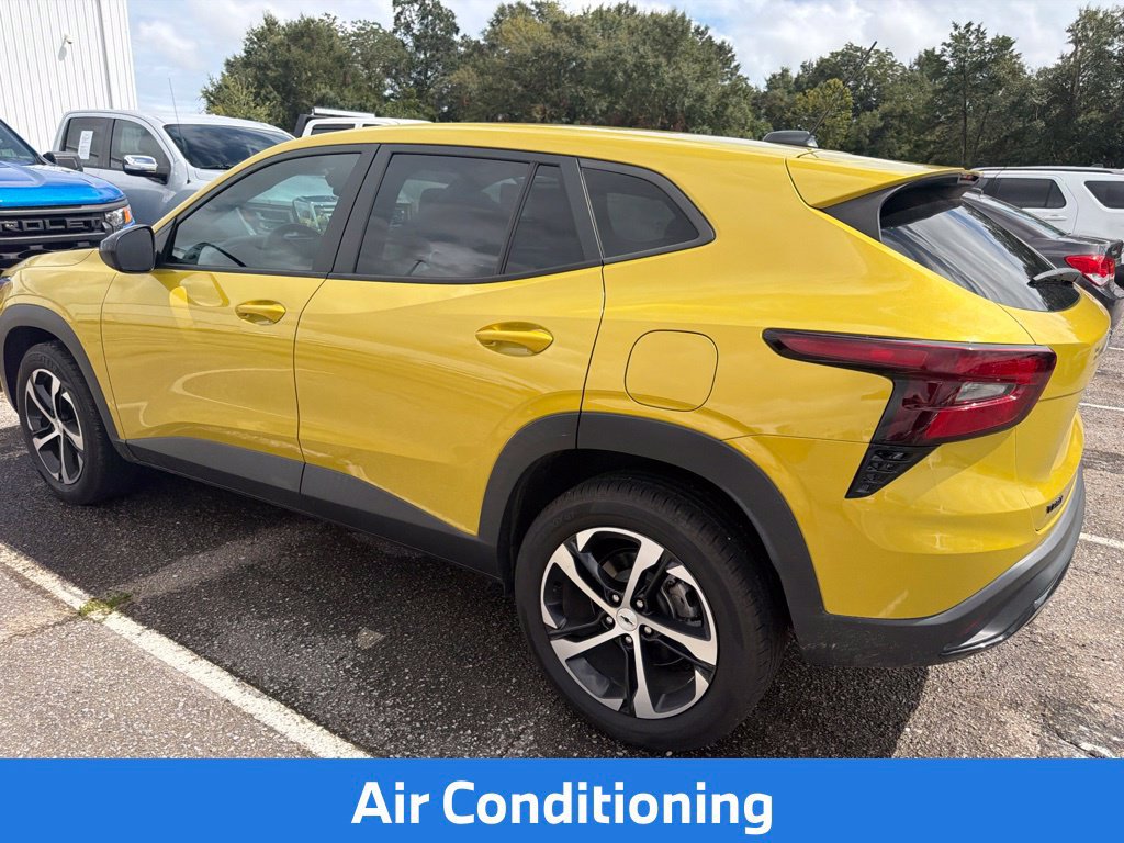 Used 2024 Chevrolet Trax RS w/ Driver Confidence Package FWD image 18