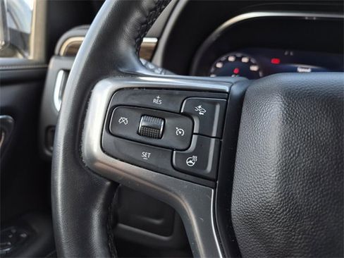 Used 2023 Chevrolet Suburban Premier image 34