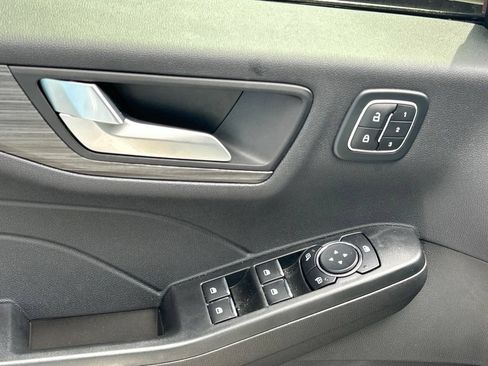 Used 2023 Ford Escape Platinum AWD/4WD image 18
