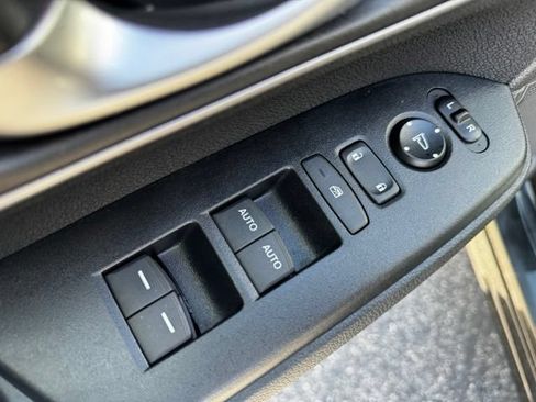 Used 2017 Honda CR-V EX image 15