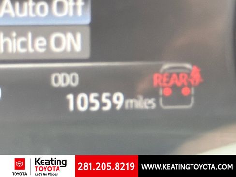 Used 2025 Toyota Highlander XLE FWD image 17