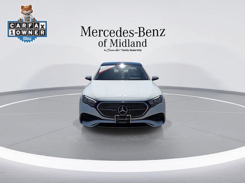 Used 2024 Mercedes-Benz E 350 4MATIC Sedan image 3