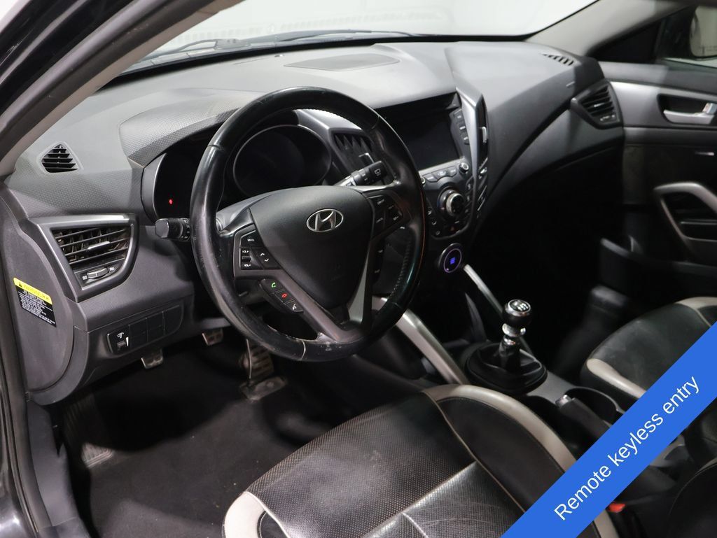 Used 2014 Hyundai Veloster Turbo FWD image 3