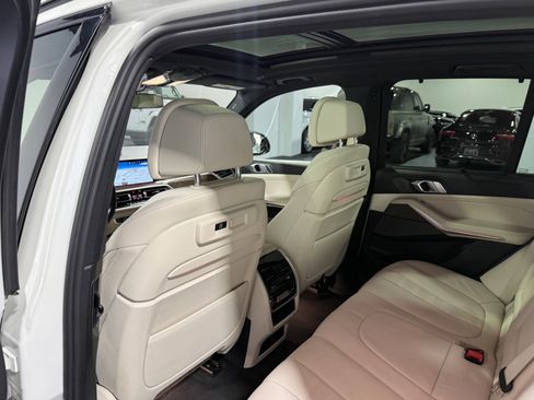 Used 2021 BMW X5 xDrive40i w/ M Sport Package AWD/4WD image 62