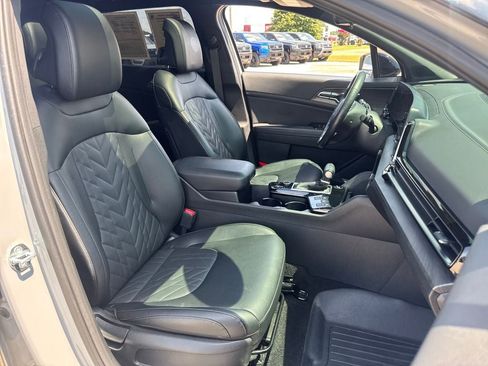 Used 2025 Kia Sportage X-Pro AWD/4WD image 11