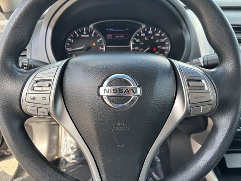 Used 2014 Nissan Altima 2.5 S w/ Sport Value Package image 28