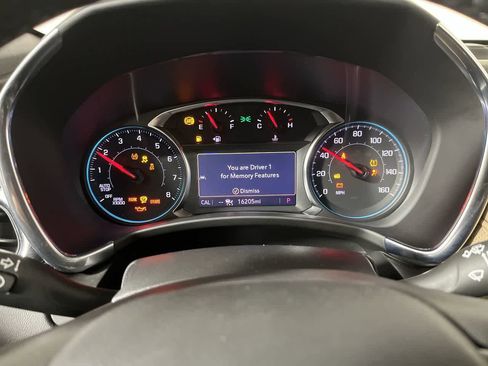 Used 2022 Chevrolet Equinox Premier image 17