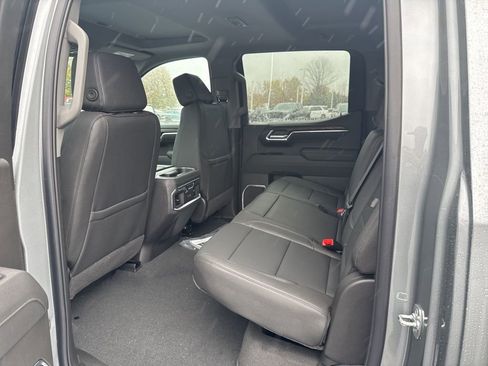 New 2026 GMC Sierra 1500 SLT image 10