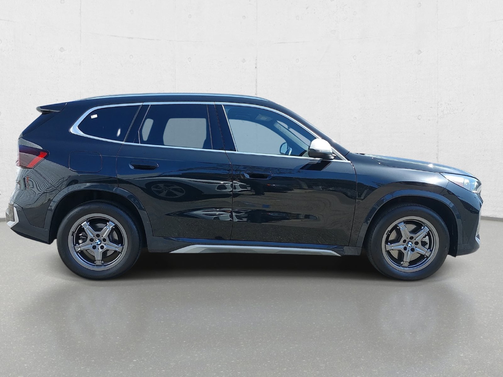 Used 2024 BMW X1 xDrive28i w/ Convenience Package AWD/4WD image 4
