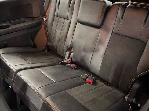 Used 2019 Dodge Grand Caravan SXT w/ Blacktop Package image 16