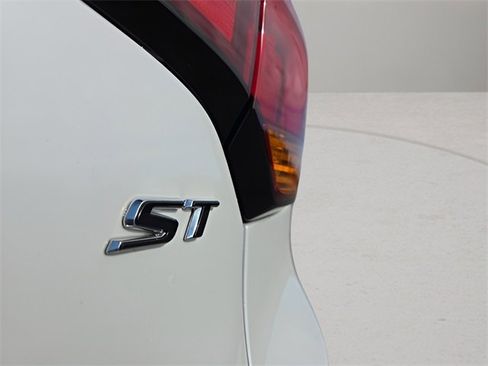 Used 2022 Buick Encore GX Preferred w/ Sport Touring Package image 26