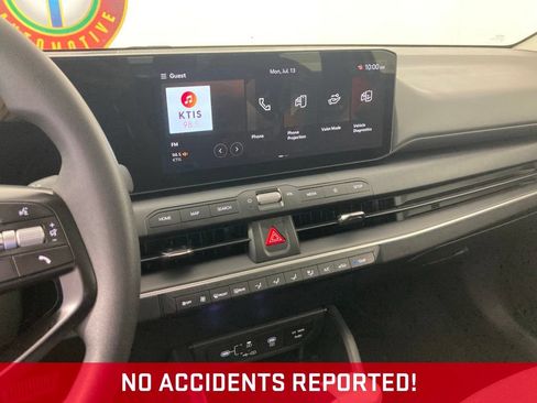 Used 2025 Kia K4 FWD image 2