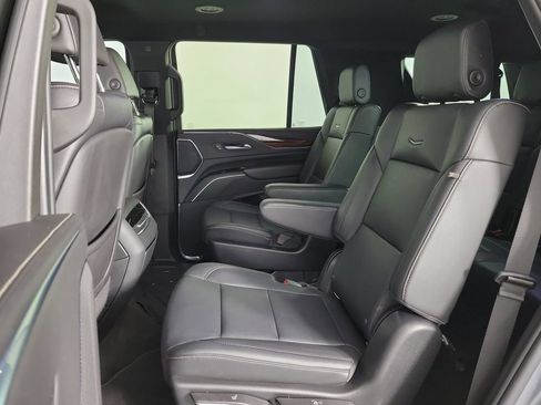 Used 2022 Cadillac Escalade Luxury RWD image 12