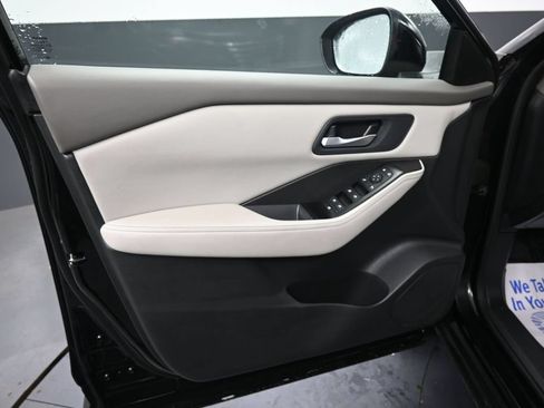 Used 2025 Nissan Rogue SV FWD image 28