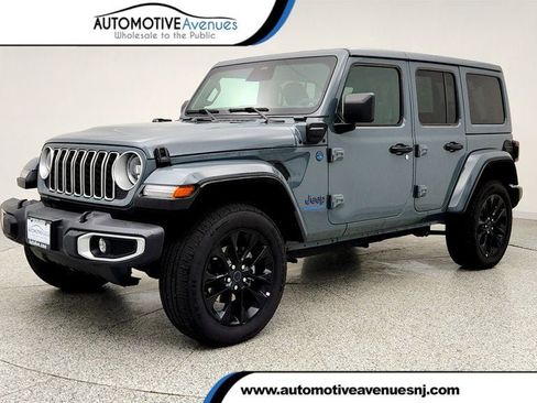 Used 2025 Jeep Wrangler Unlimited Sahara w/ Safety Group image 1