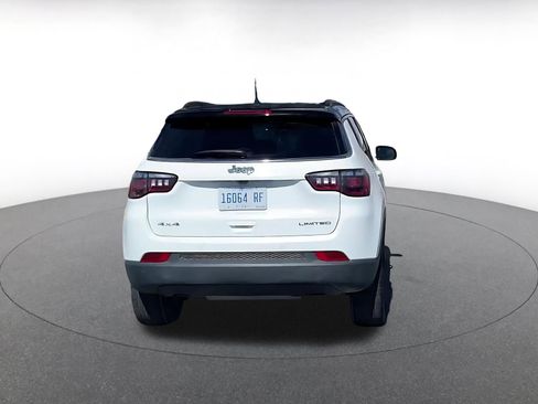 Used 2025 Jeep Compass Limited image 12