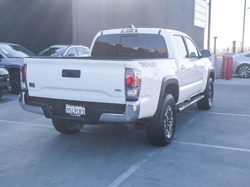 Certified 2023 Toyota Tacoma TRD Off-Road AWD/4WD image 4